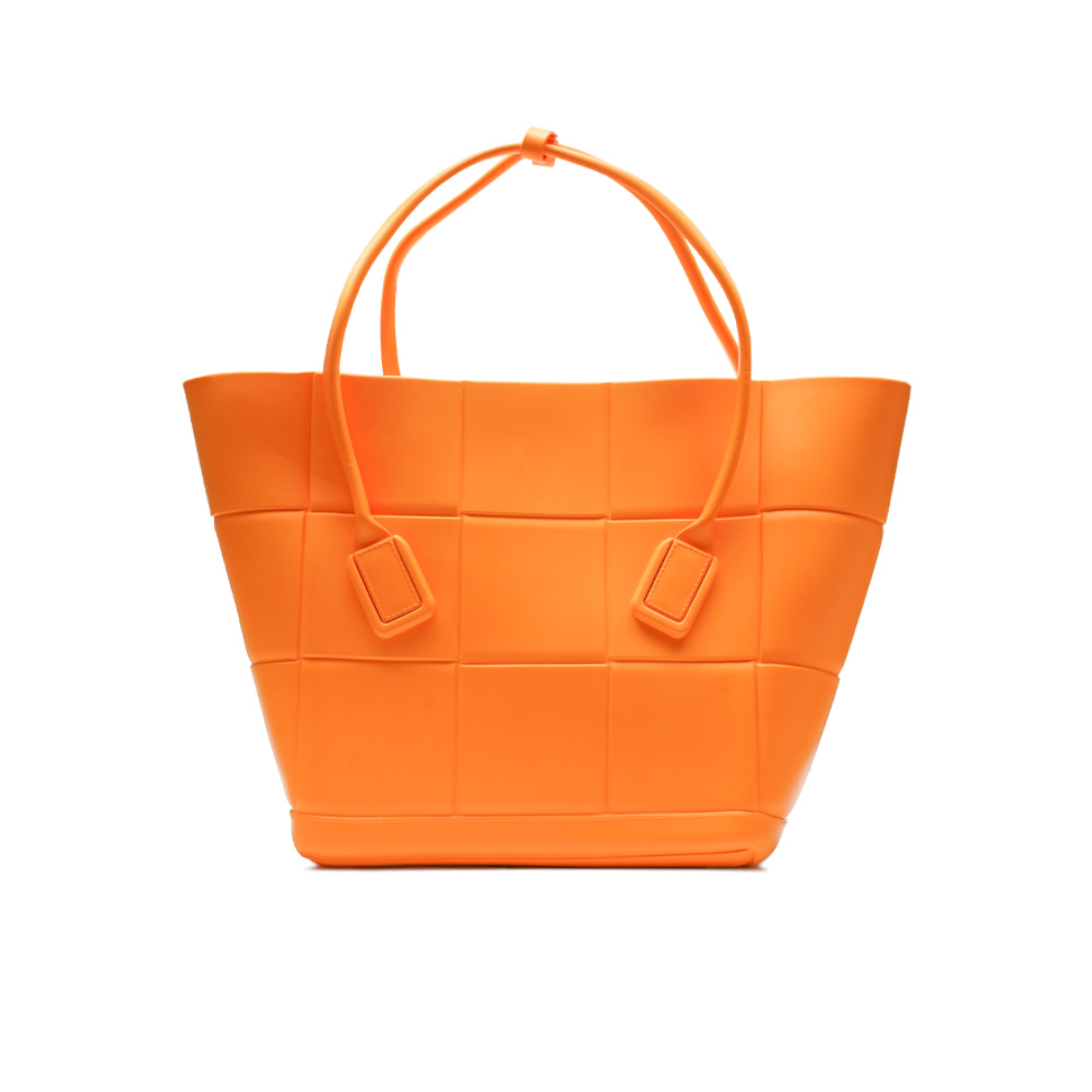 보테가 베네타 아르코 라지 러버 쇼핑백 탠저린 690689V14I07010