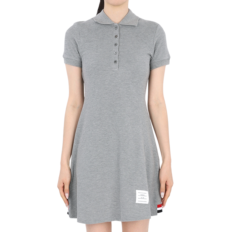 디몬트 23 S/S 톰브라운 여성 로고 패치 피케 테니스 원피스(그레이) FJD097A 00050 055