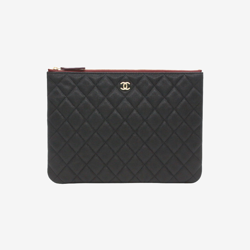 [국내/당일]샤넬 클래식 클러치 뉴미듐 캐비어 금장 블랙 A82545