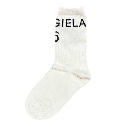 [논현 더팩토리](당일) MM6 메종 마르지엘라 6 로고 양말 [MM6 MAISON MARGIELA]